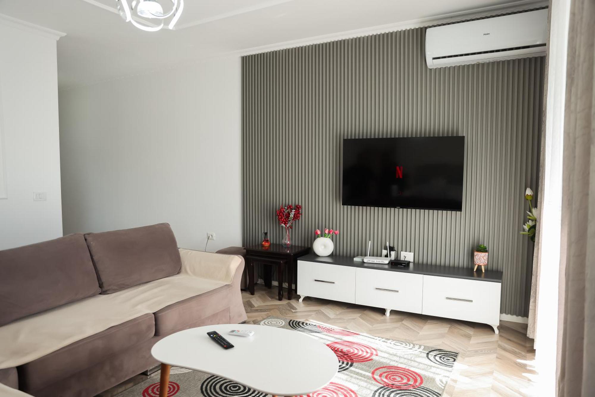 Family Apartment Tirana Exteriör bild