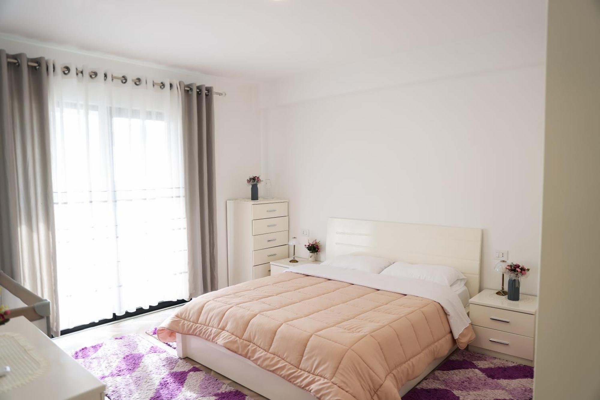 Family Apartment Tirana Exteriör bild